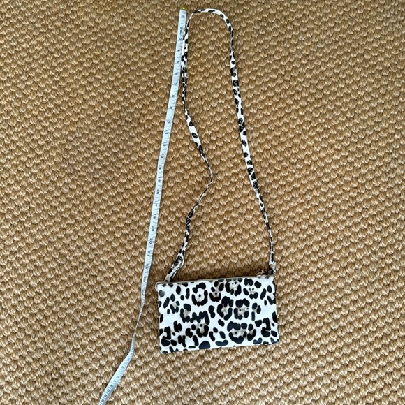 Caroline Hill Leopard print purse with interior pockets and card holders - Picture 3 of 10